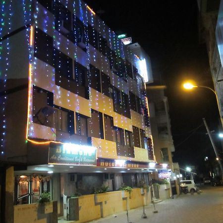 Diamond Hotel Daman Exterior photo