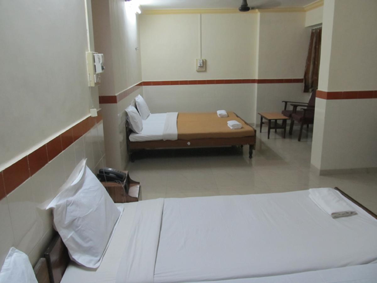 Diamond Hotel Daman Exterior photo