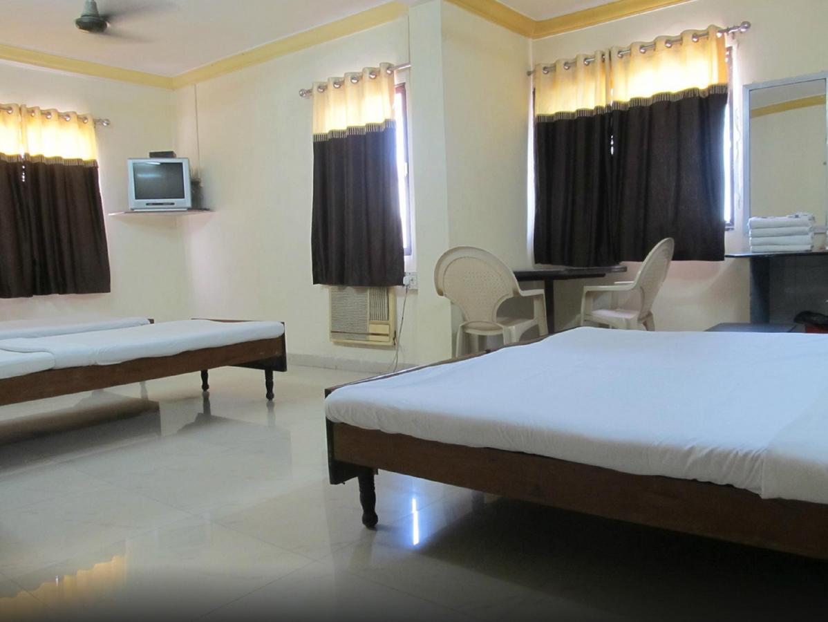 Diamond Hotel Daman Exterior photo