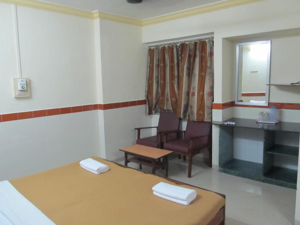 Diamond Hotel Daman Room photo