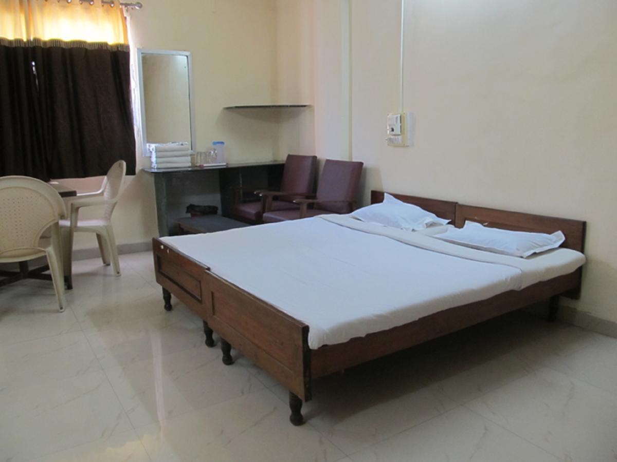 Diamond Hotel Daman Exterior photo
