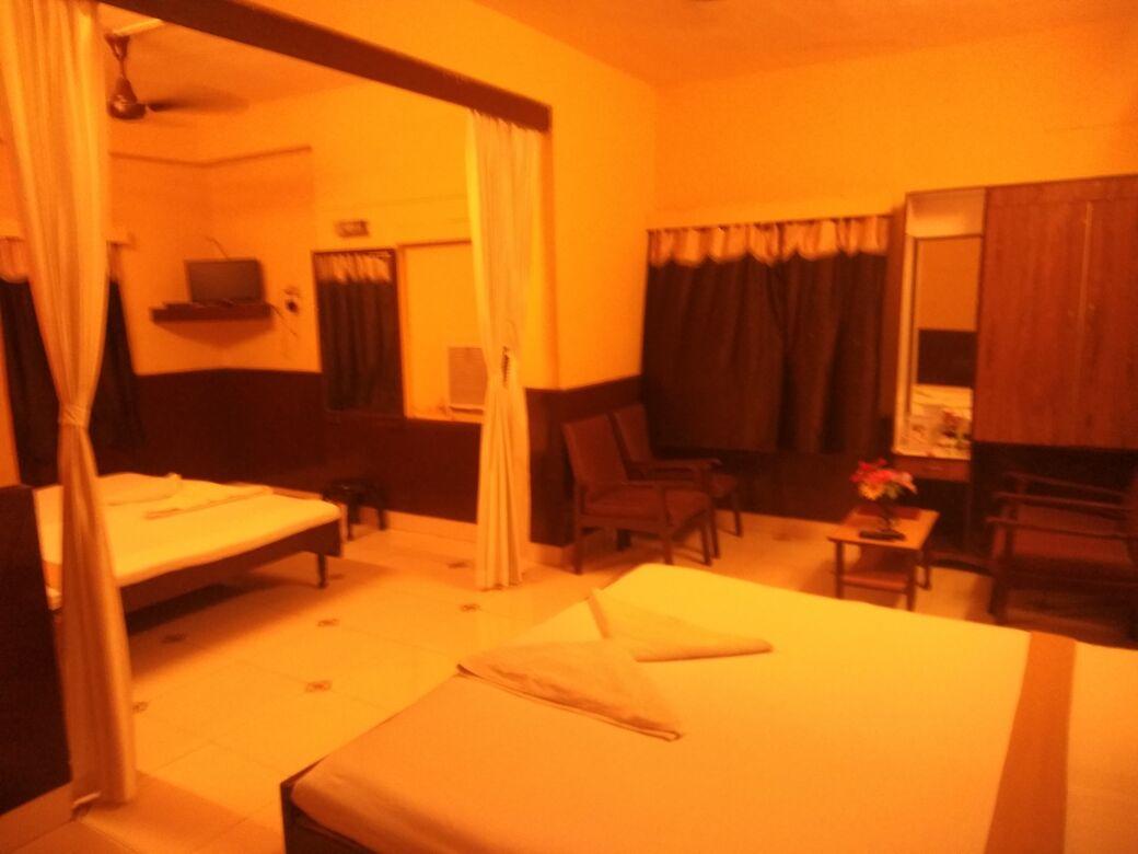 Diamond Hotel Daman Exterior photo